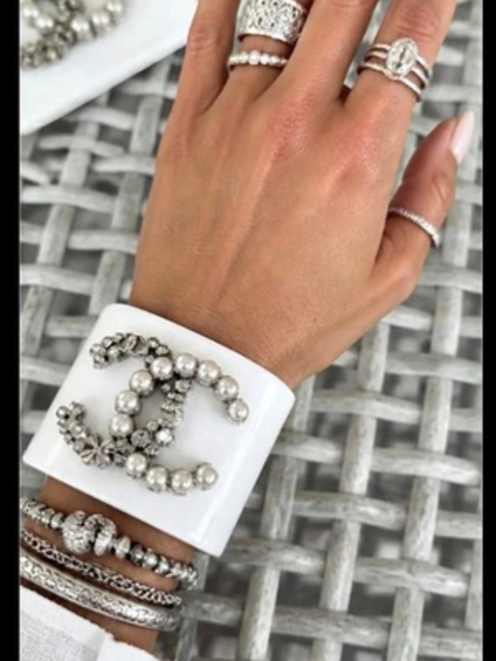 🤍Pearl & Rhinestone Resin Cuff Bracelet